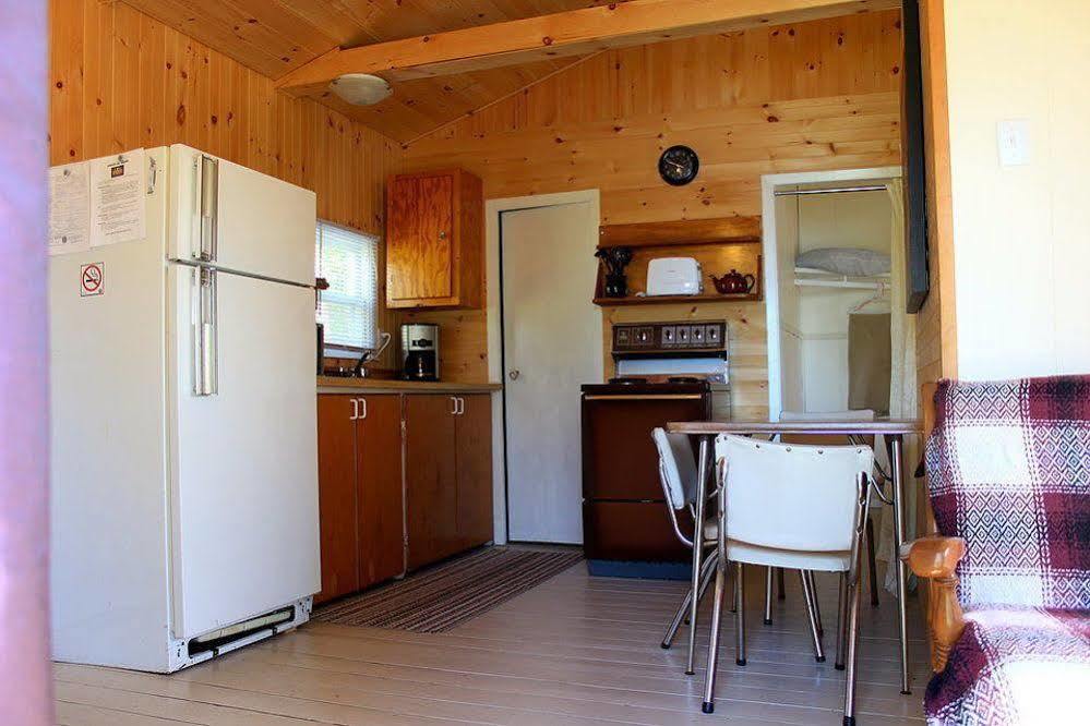 Mashkinonje Lodge Lavigne Buitenkant foto