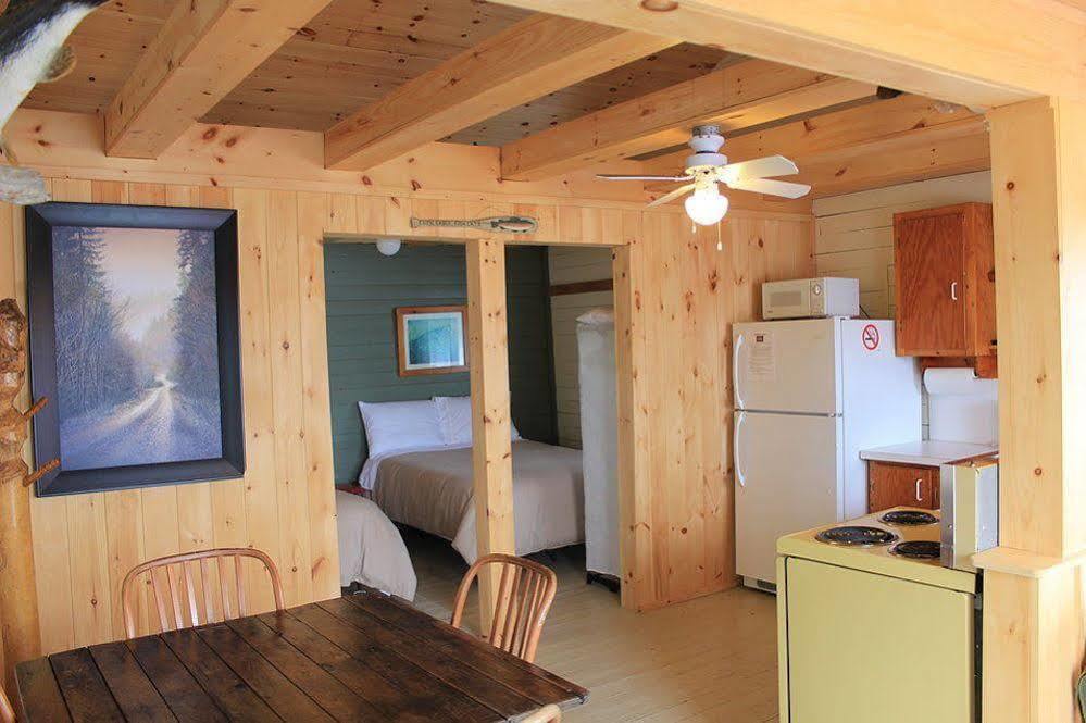 Mashkinonje Lodge Lavigne Buitenkant foto